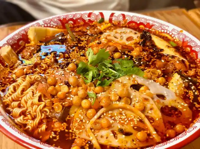 冒菜：一个人的火锅江湖