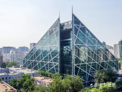 北京侨福芳草地购物中心：艺术购物，北京 CBD 核心的艺术与购物地标