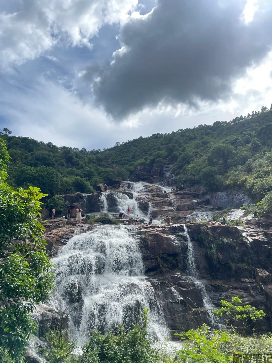 雨季中的黄杨山瀑.jpg